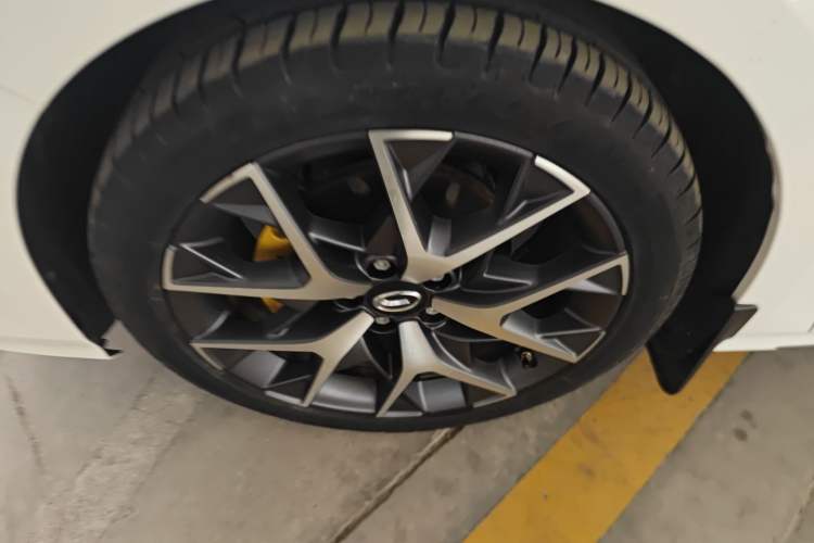 Used GAC Trumpchi EMPOW 2021 270T DCT J16 Version Left Front Wheel Hub