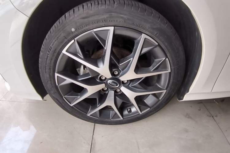 Used GAC Trumpchi EMPOW 2021 270T DCT J11 Version Left Front Wheel Hub