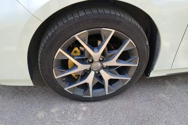 Used GAC Trumpchi EMPOW 2021 270T DCT J15 Version Left Front Wheel Hub