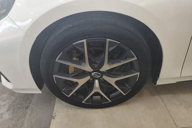 Used GAC Trumpchi EMPOW 2021 270T DCT J16 Version Left Front Wheel Hub