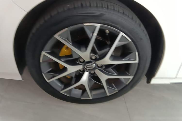 Used GAC Trumpchi EMPOW 2021 270T DCT J16 Version Left Front Wheel Hub