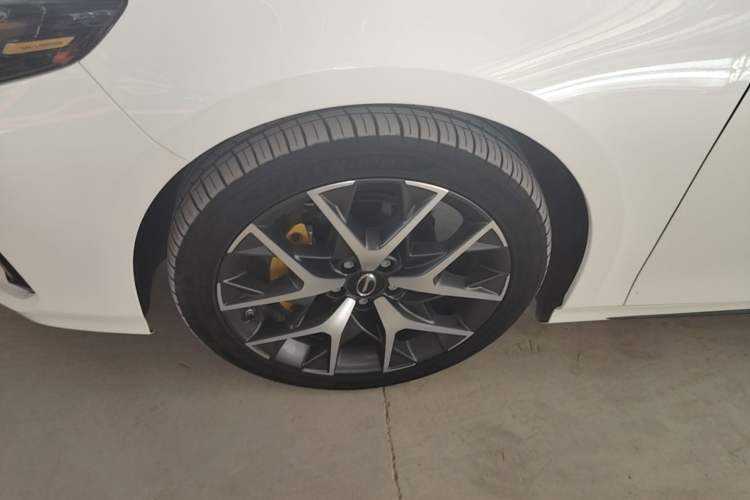 Used GAC Trumpchi EMPOW 2021 270T DCT J15 Version Left Front Wheel Hub