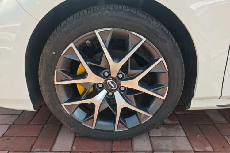 Used GAC Trumpchi EMPOW 2021 270T DCT J16 Version Left Front Wheel Hub