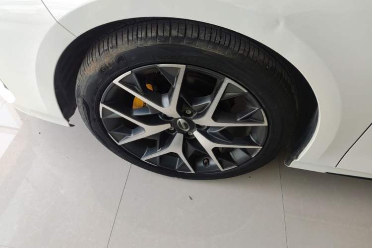 Used GAC Trumpchi EMPOW 2021 270T DCT J15 Version Left Front Wheel Hub