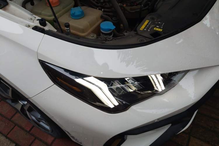 Used GAC Trumpchi EMPOW 2021 270T DCT J15 Version Right Front Headlight