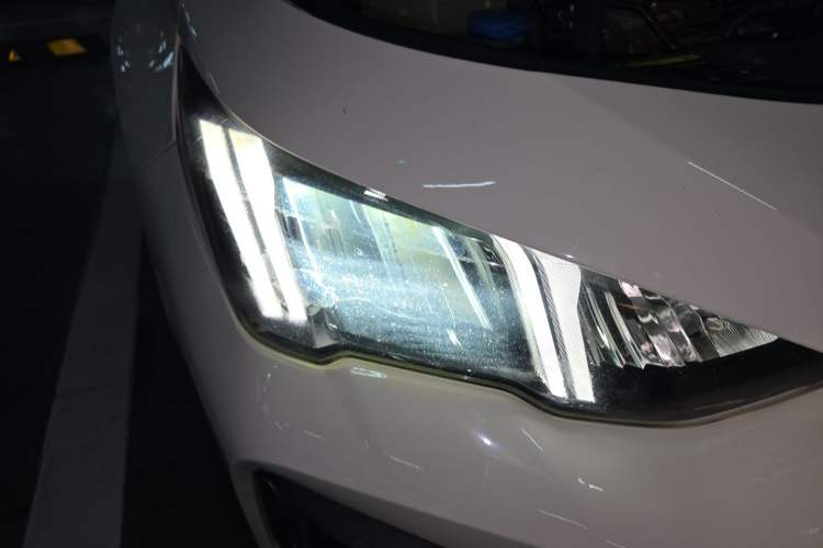 Used GAC Trumpchi EMPOW 2021 270T DCT J15 Version Right Front Headlight