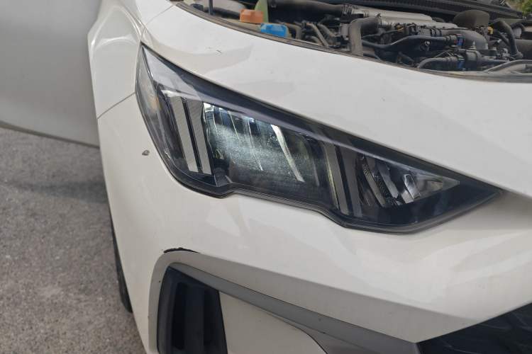 Used GAC Trumpchi EMPOW 2021 270T DCT J11 Version Right Front Headlight