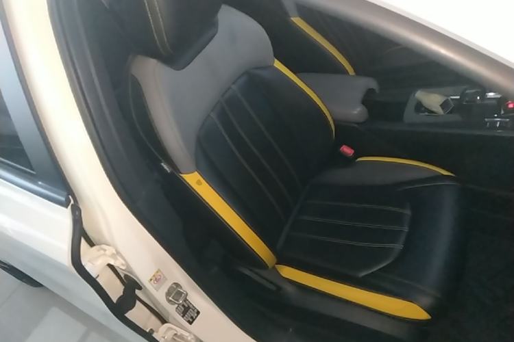 Used GAC Trumpchi EMPOW 2021 270T DCT J15 Version Right Front Seat