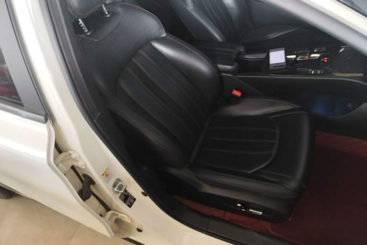 Used GAC Trumpchi EMPOW 2021 270T DCT J16 Version Right Front Seat