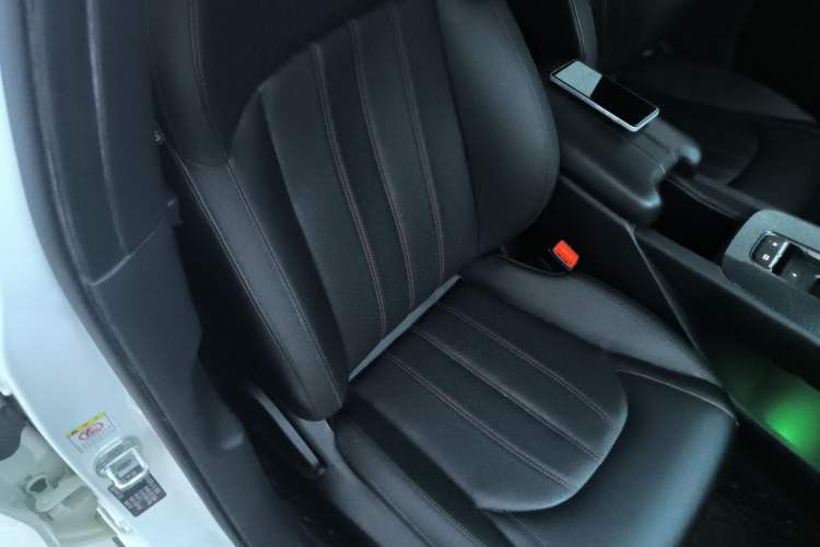 Used GAC Trumpchi EMPOW 2021 270T DCT J15 Version Right Front Seat
