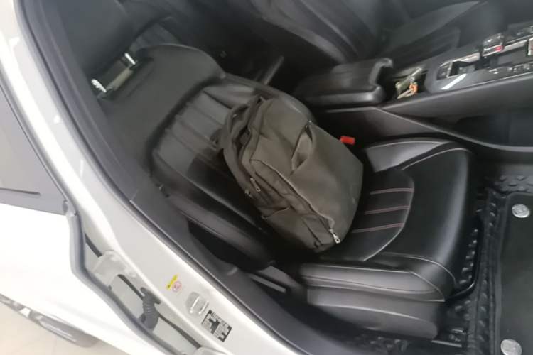 Used GAC Trumpchi EMPOW 2021 270T DCT J15 Version Right Front Seat
