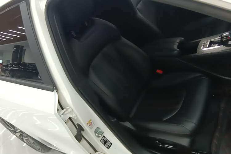 Used GAC Trumpchi EMPOW 2021 270T DCT J16 Version Right Front Seat
