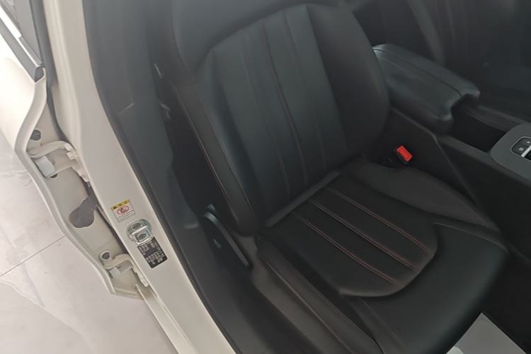 Used GAC Trumpchi EMPOW 2021 270T DCT J11 Version Right Front Seat