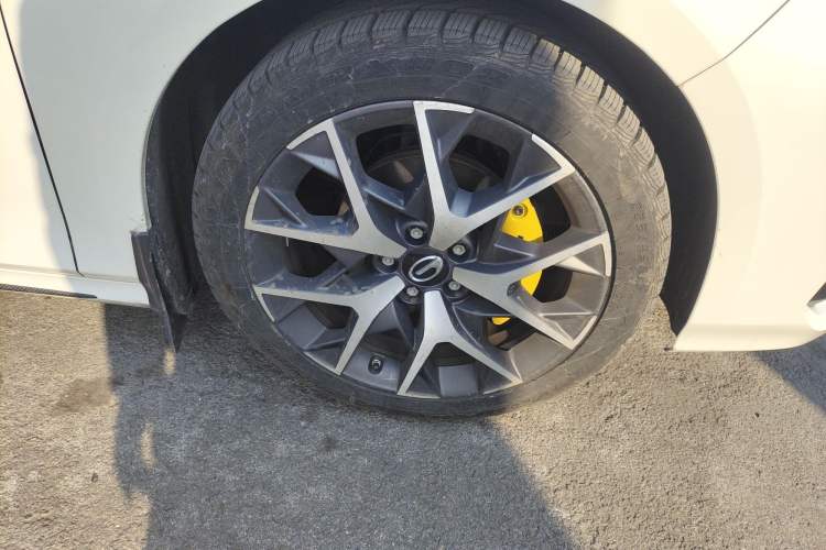 Used GAC Trumpchi EMPOW 2021 270T DCT J15 Version Right Front Wheel Hub