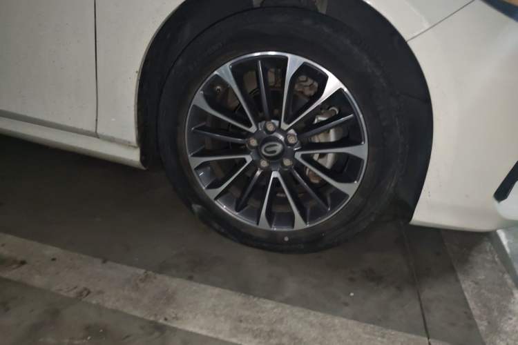 Used GAC Trumpchi EMPOW 2021 270T DCT J11 Version Right Front Wheel Hub