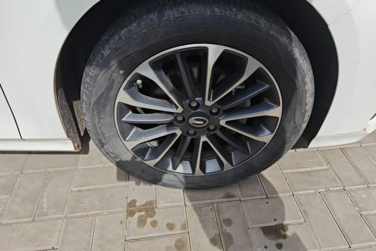 Used GAC Trumpchi EMPOW 2021 270T DCT J11 Version Right Front Wheel Hub