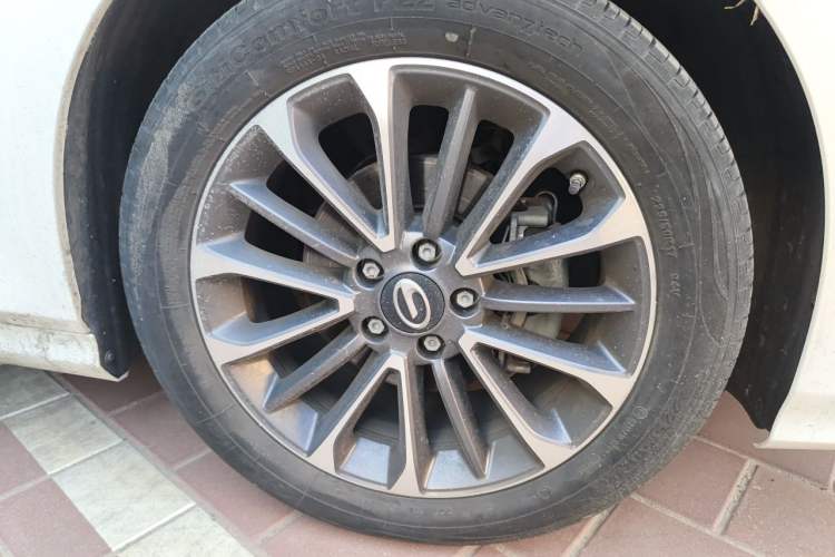 Used GAC Trumpchi EMPOW 2021 270T DCT J11 Version Right Front Wheel Hub