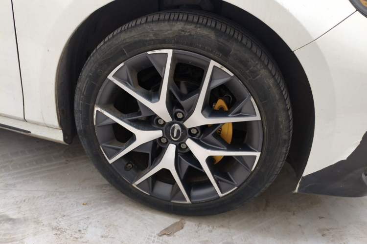Used GAC Trumpchi EMPOW 2021 270T DCT J16 Version Right Front Wheel Hub