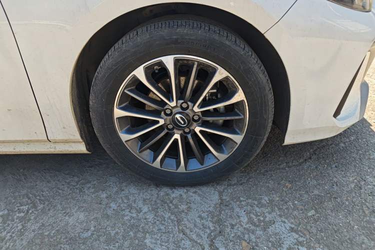 Used GAC Trumpchi EMPOW 2021 270T DCT J11 Version Right Front Wheel Hub