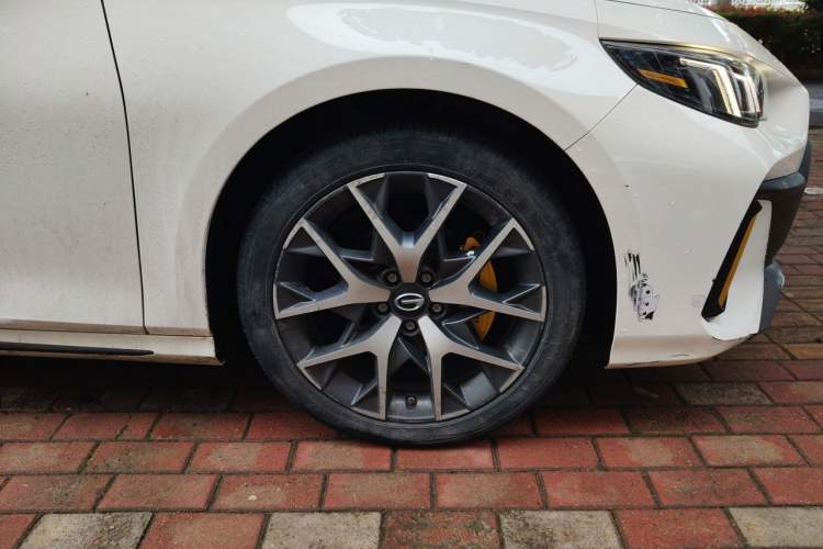 Used GAC Trumpchi EMPOW 2021 270T DCT J15 Version Right Front Wheel Hub