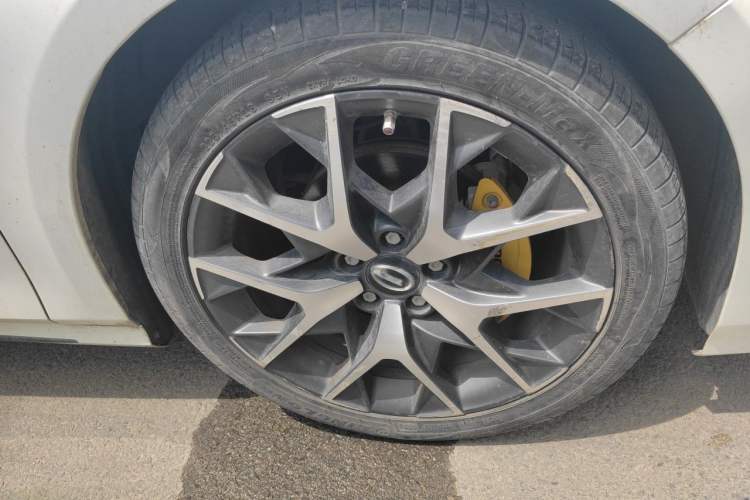 Used GAC Trumpchi EMPOW 2021 270T DCT J15 Version Right Front Wheel Hub