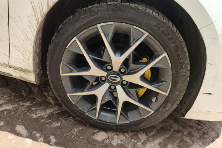 Used GAC Trumpchi EMPOW 2021 270T DCT J16 Version Right Front Wheel Hub