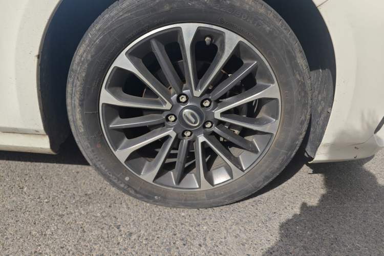 Used GAC Trumpchi EMPOW 2021 270T DCT J11 Version Right Front Wheel Hub