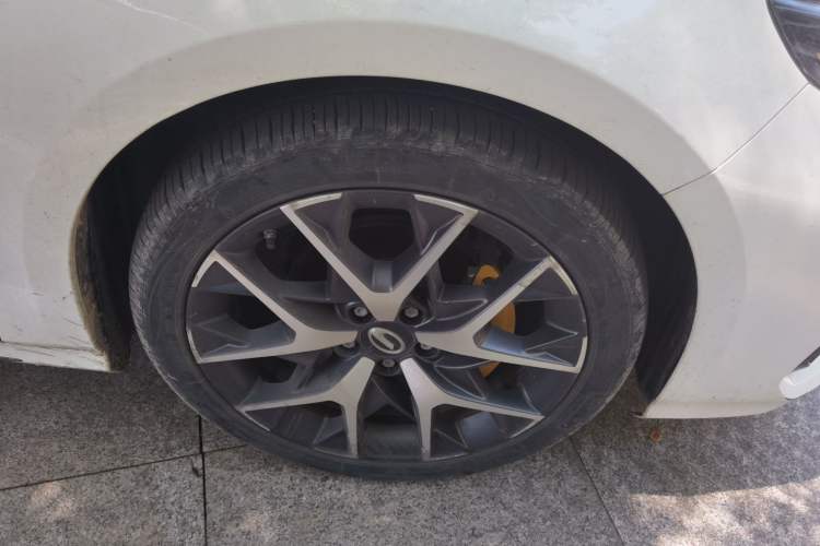 Used GAC Trumpchi EMPOW 2021 270T DCT J16 Version Right Front Wheel Hub