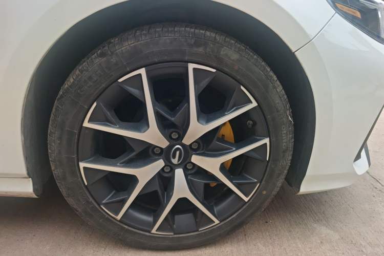 Used GAC Trumpchi EMPOW 2021 270T DCT J16 Version Right Front Wheel Hub