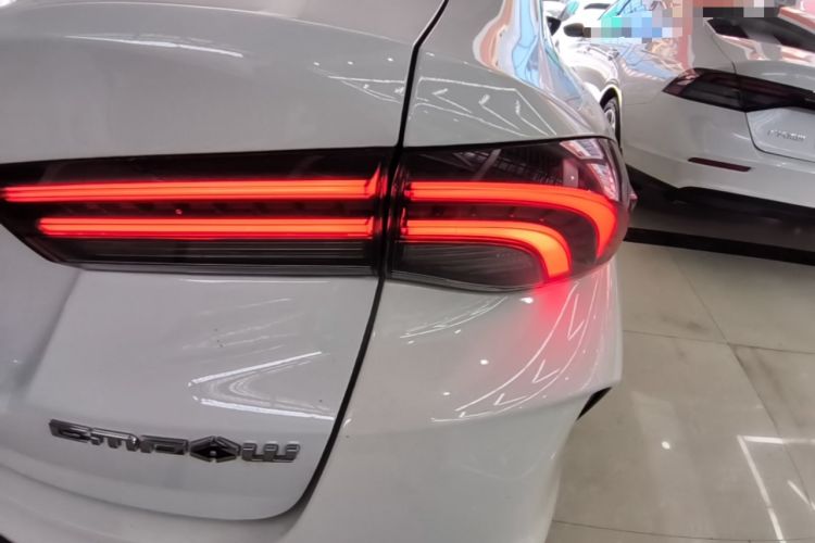 Used GAC Trumpchi EMPOW 2021 270T DCT J11 Version Right Rear Taillight