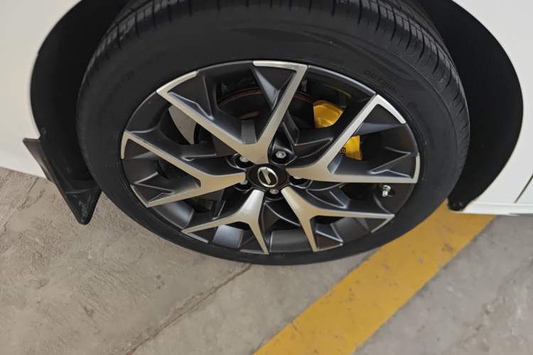 Used GAC Trumpchi EMPOW 2021 270T DCT J16 Version Right Rear Wheel Hub