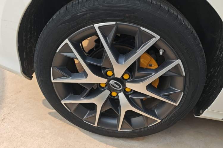 Used GAC Trumpchi EMPOW 2021 270T DCT J16 Version Right Rear Wheel Hub