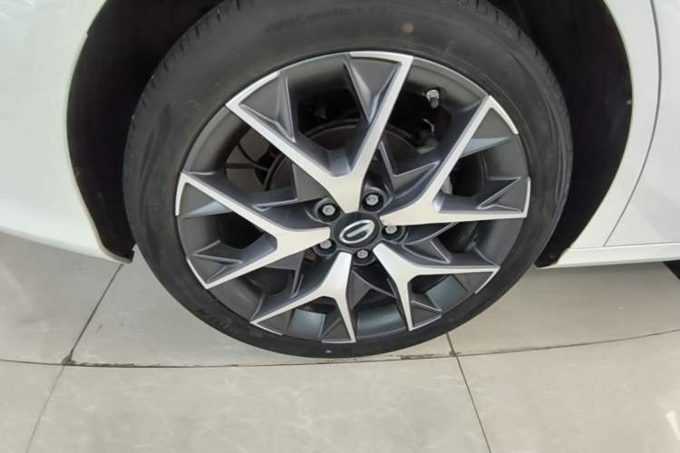 Used GAC Trumpchi EMPOW 2021 270T DCT J11 Version Right Rear Wheel Hub