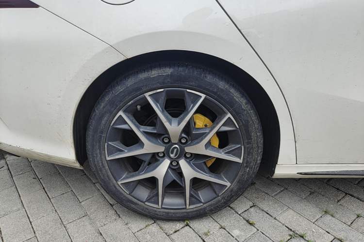 Used GAC Trumpchi EMPOW 2021 270T DCT J15 Version Right Rear Wheel Hub
