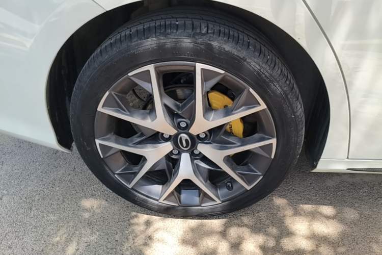 Used GAC Trumpchi EMPOW 2021 270T DCT J15 Version Right Rear Wheel Hub