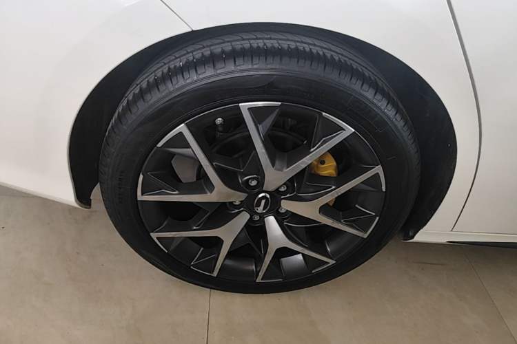 Used GAC Trumpchi EMPOW 2021 270T DCT J16 Version Right Rear Wheel Hub
