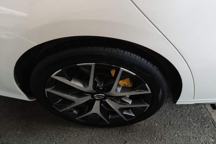 Used GAC Trumpchi EMPOW 2021 270T DCT J15 Version Right Rear Wheel Hub