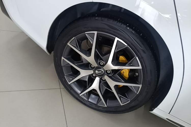 Used GAC Trumpchi EMPOW 2021 270T DCT J15 Version Right Rear Wheel Hub