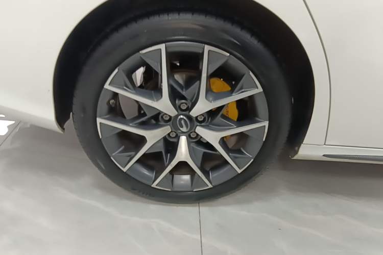 Used GAC Trumpchi EMPOW 2021 270T DCT J16 Version Right Rear Wheel Hub
