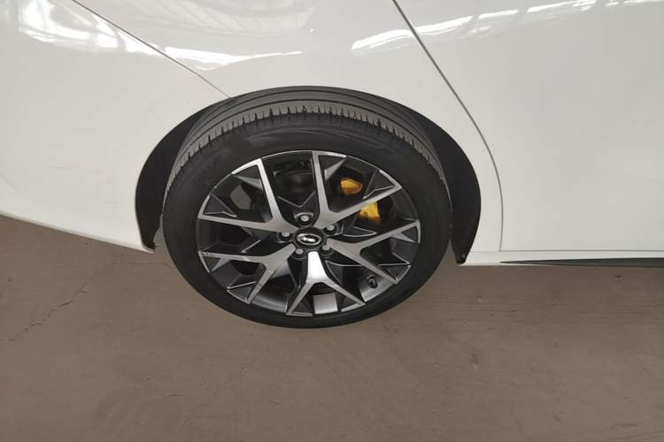 Used GAC Trumpchi EMPOW 2021 270T DCT J15 Version Right Rear Wheel Hub