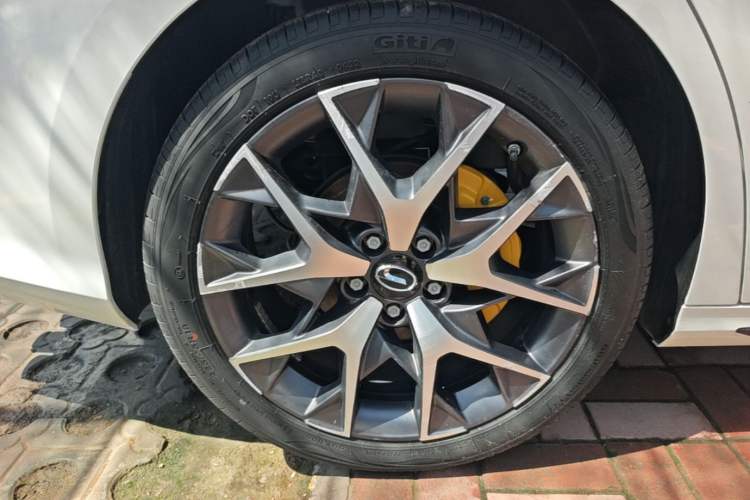 Used GAC Trumpchi EMPOW 2021 270T DCT J16 Version Right Rear Wheel Hub