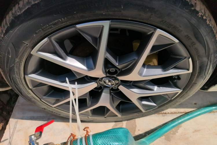 Used GAC Trumpchi EMPOW 2021 270T DCT J16 Version Right Rear Wheel Hub