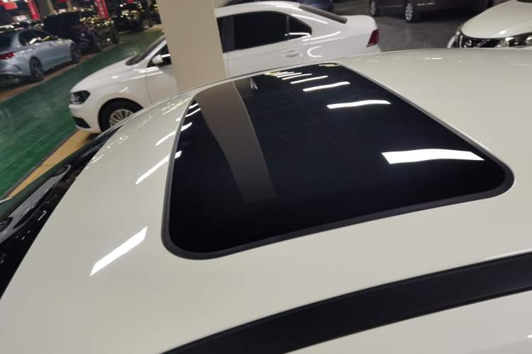 Used GAC Trumpchi EMPOW 2021 270T DCT J15 Version Roof
