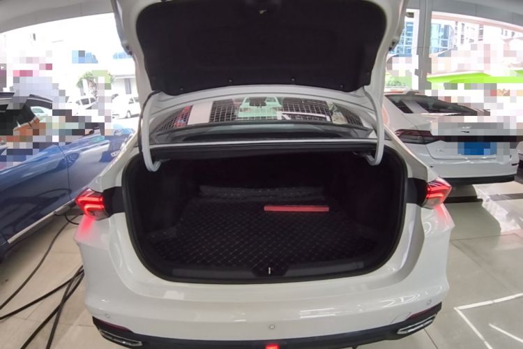 Used GAC Trumpchi EMPOW 2021 270T DCT J11 Version Trunk