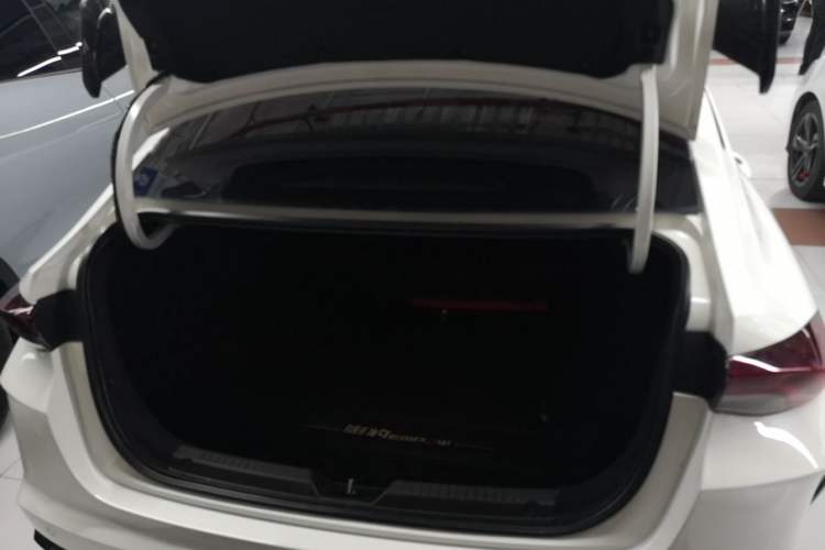 Used GAC Trumpchi EMPOW 2021 270T DCT J16 Version Trunk
