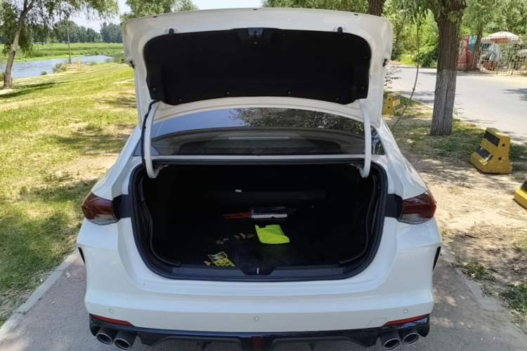 Used GAC Trumpchi EMPOW 2021 270T DCT J15 Version Trunk