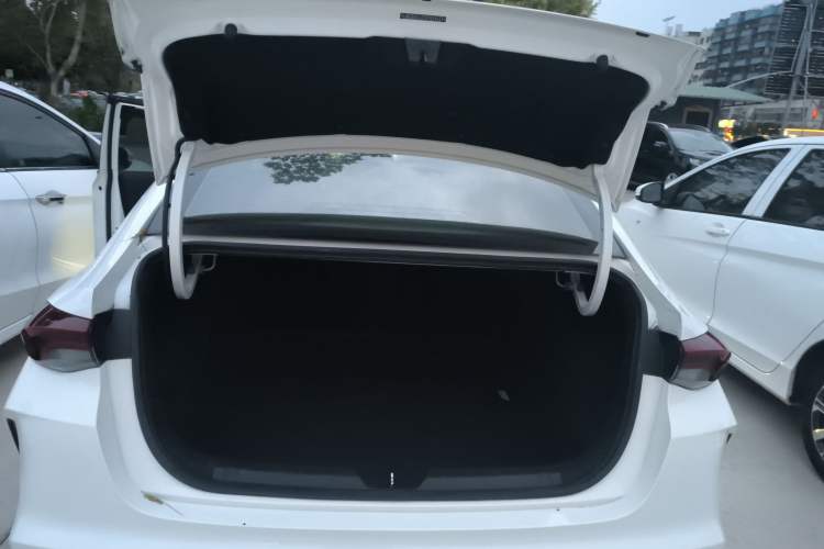 Used GAC Trumpchi EMPOW 2021 270T DCT J15 Version Trunk