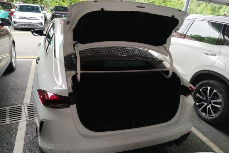 Used GAC Trumpchi EMPOW 2021 270T DCT J15 Version Trunk