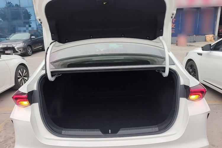 Used GAC Trumpchi EMPOW 2021 270T DCT J16 Version Trunk