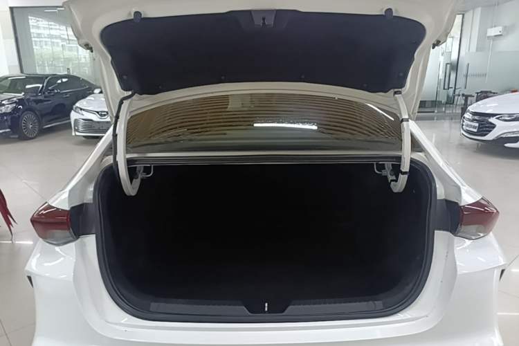 Used GAC Trumpchi EMPOW 2021 270T DCT J15 Version Trunk